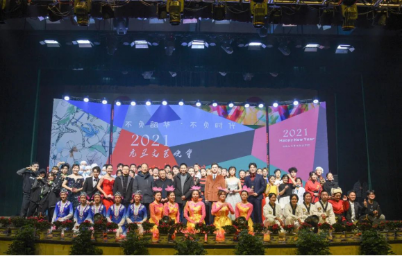 太阳集团tcy8722：绚丽大舞台演绎精彩中国故事，00后大学生乐享思政教育